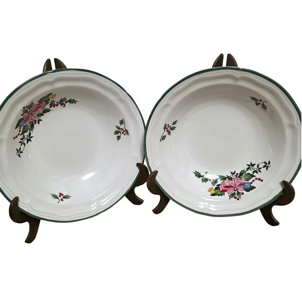 International‎ Tradition Stoneware Christmas Fruit Bowls Set of 2 Holly Gifts